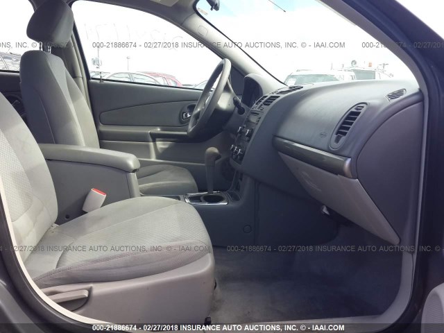 1G1ZS58FX8F106237 - 2008 CHEVROLET MALIBU LS GRAY photo 5