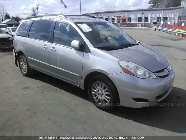 5TDDK4CC4AS031856 - 2010 TOYOTA SIENNA XLE/XLE LIMITED SILVER photo 1