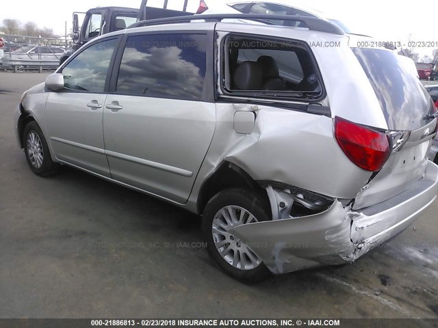 5TDDK4CC4AS031856 - 2010 TOYOTA SIENNA XLE/XLE LIMITED SILVER photo 3