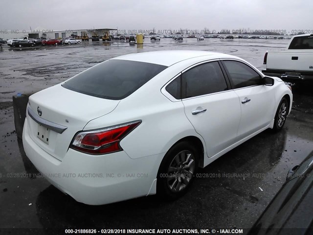 1N4AL3AP3FN877088 - 2015 NISSAN ALTIMA 2.5/S/SV/SL WHITE photo 4