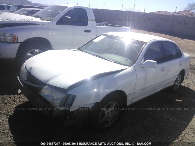 4T1BF18B6XU290956 - 1999 TOYOTA AVALON XL/XLS WHITE photo 2