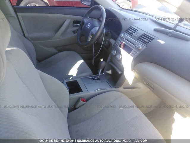 4T4BF3EK7BR135816 - 2011 TOYOTA CAMRY SE/LE/XLE BLACK photo 5