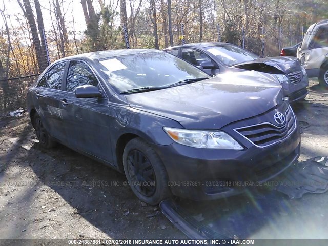 4T1BF3EK5AU010581 - 2010 TOYOTA CAMRY SE/LE/XLE GRAY photo 1