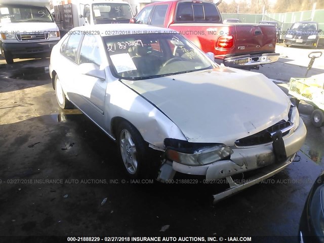 1N4DL01A0YC174957 - 2000 NISSAN ALTIMA XE/GXE/SE/GLE SILVER photo 1