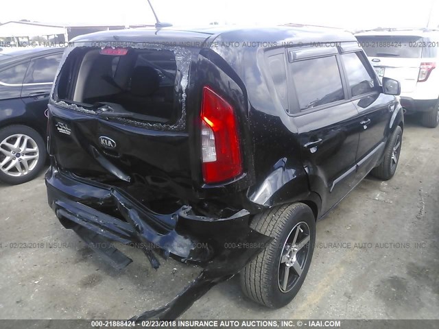 KNDJT2A52D7629726 - 2013 KIA SOUL BLACK photo 4