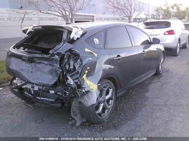 1FADP3L92HL246072 - 2017 FORD FOCUS ST GRAY photo 4