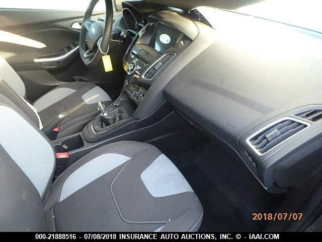 1FADP3L92HL246072 - 2017 FORD FOCUS ST GRAY photo 5