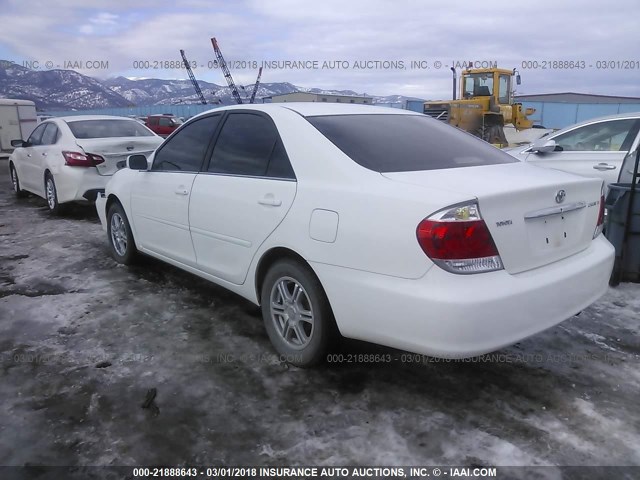 4T1BE32K95U017546 - 2005 TOYOTA CAMRY LE/XLE/SE WHITE photo 3