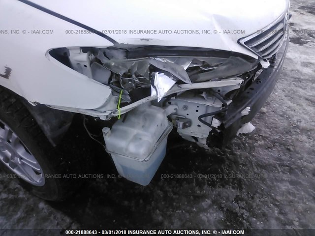 4T1BE32K95U017546 - 2005 TOYOTA CAMRY LE/XLE/SE WHITE photo 6