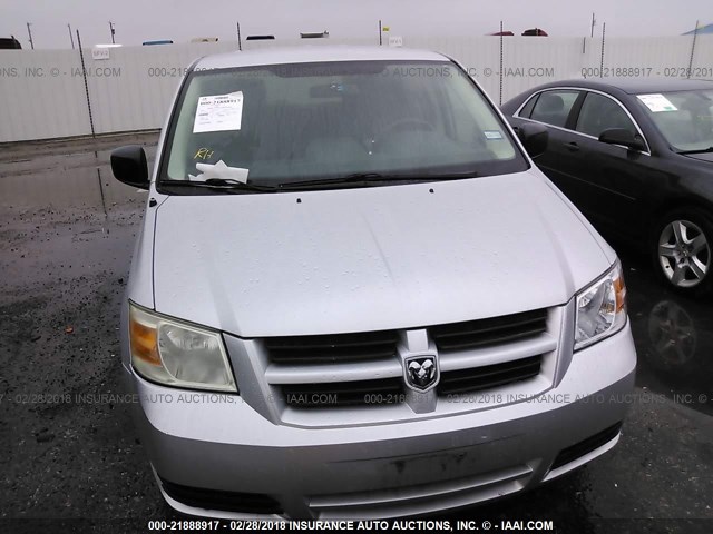 2D8HN44H48R790451 - 2008 DODGE GRAND CARAVAN SE SILVER photo 6