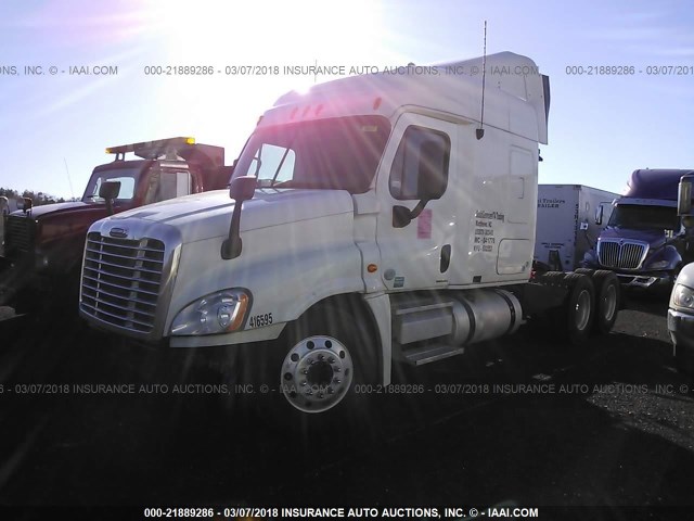 1FUJGLCK29LAD0506 - 2009 FREIGHTLINER CASCADIA 125  WHITE photo 2