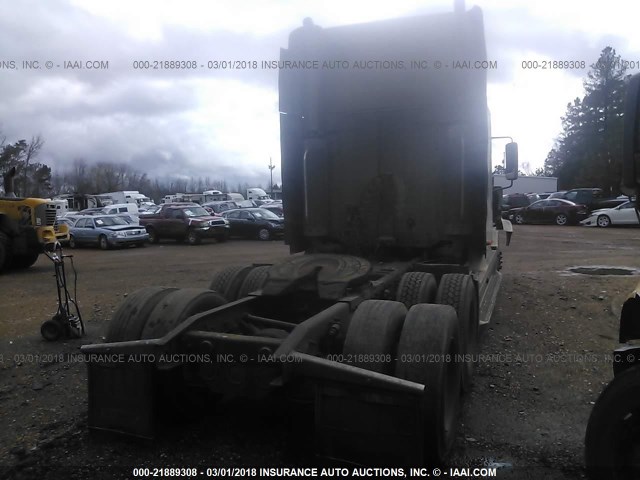 1FUYSDYB7XL927945 - 1999 FREIGHTLINER CONVENTIONAL FLC120 GOLD photo 4