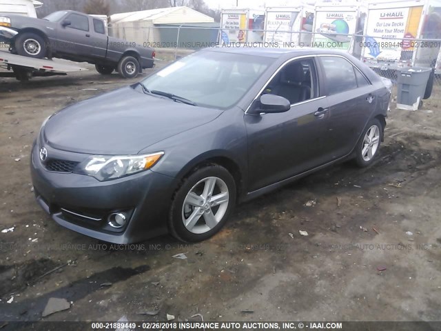 4T1BF1FK6EU419780 - 2014 TOYOTA CAMRY L/SE/LE/XLE GRAY photo 2