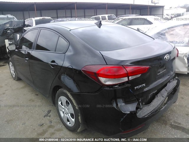 3KPFK4A77HE136975 - 2017 KIA FORTE LX BLACK photo 3