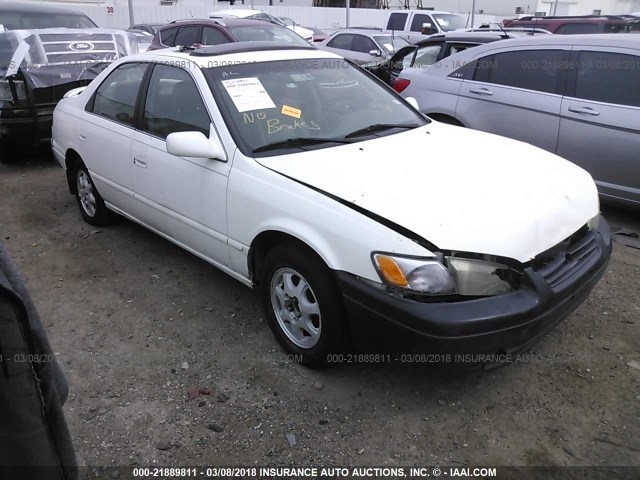 JT2BG22K5W0262841 - 1998 TOYOTA CAMRY CE/LE/XLE 白色 照片 1