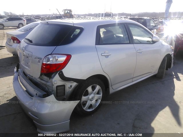 2T1KE40EX9C013385 - 2009 TOYOTA COROLLA MATRIX S SILVER photo 4