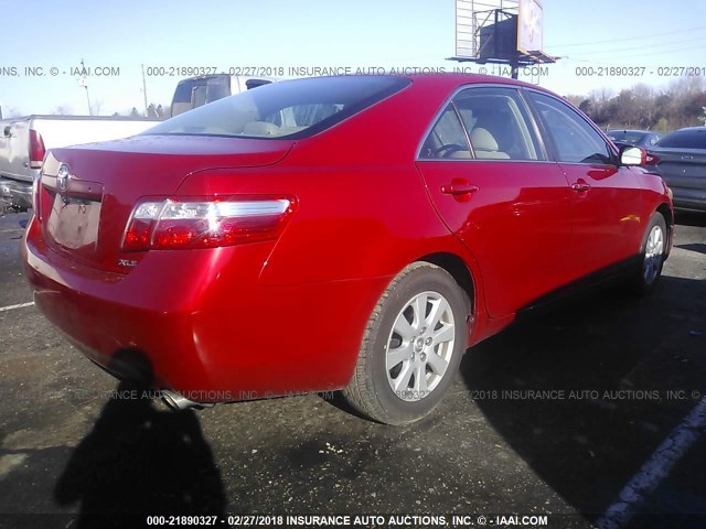 4T1BK46K18U067385 - 2008 TOYOTA CAMRY LE/XLE/SE RED photo 4