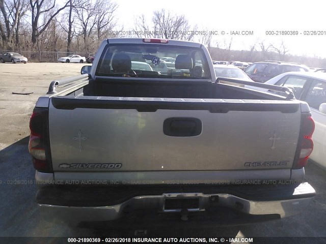 1GCEC14T33Z346079 - 2003 CHEVROLET SILVERADO C1500 SILVER photo 8