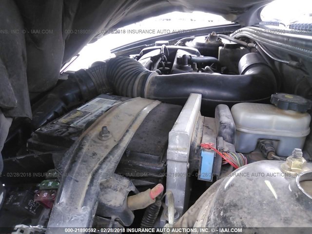 1G8ZY12792Z141920 - 2002 SATURN SC2 BLACK photo 10