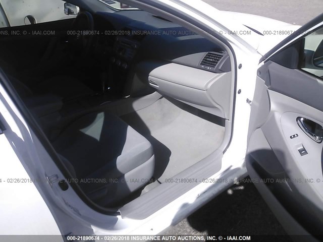 4T4BF3EK8BR214217 - 2011 TOYOTA CAMRY SE/LE/XLE 白色 照片 5