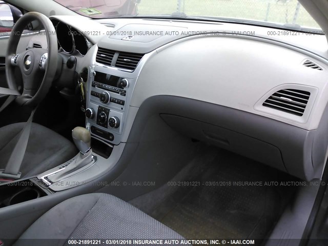 1G1ZH57B68F234388 - 2008 CHEVROLET MALIBU 1LT GRAY photo 5