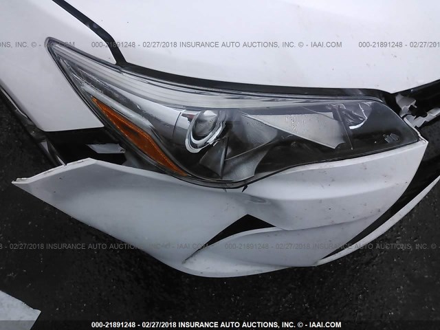 4T1BF1FK5GU216852 - 2016 TOYOTA CAMRY LE/XLE/SE/XSE თეთრი ფოტო 6