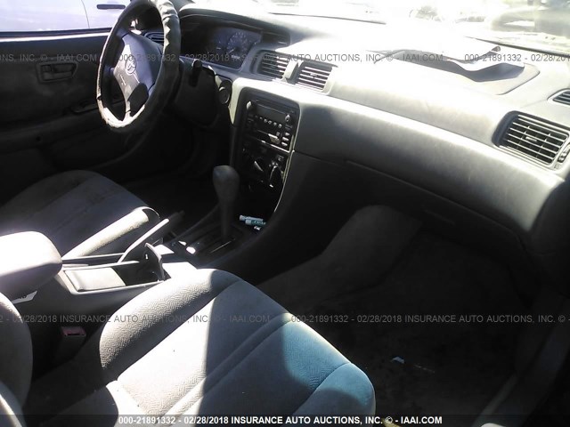 4T1BG22K31U817970 - 2001 TOYOTA CAMRY CE/LE/XLE 灰色 照片 5
