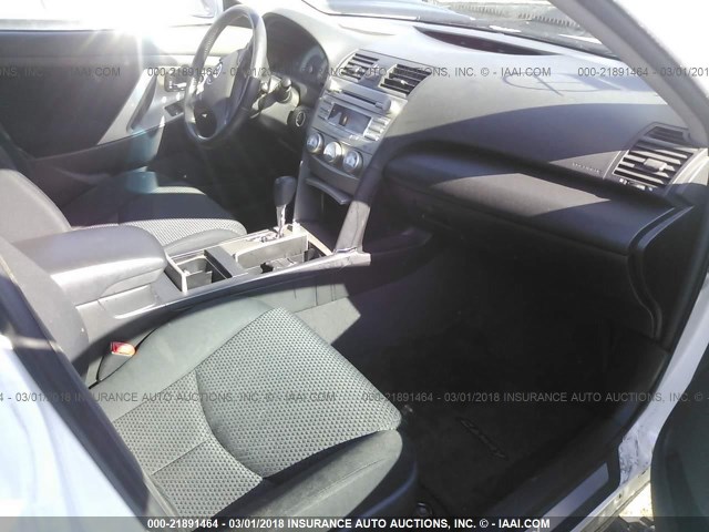 4T1BK3EK2AU602063 - 2010 TOYOTA CAMRY SE/LE/XLE 白色 照片 5