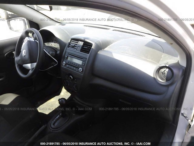 3N1CN7AP5GL840441 - 2016 NISSAN VERSA S/S PLUS/SV/SL SILVER photo 5