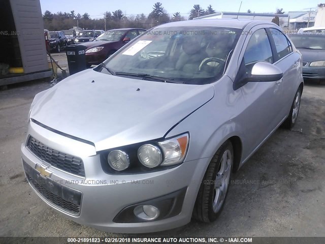 1G1JE5SBXF4144389 - 2015 CHEVROLET SONIC LTZ SILVER photo 2