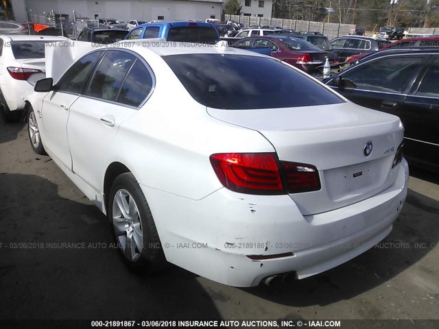 WBAXH5C52CDW03568 - 2012 BMW 528 XI WHITE photo 3