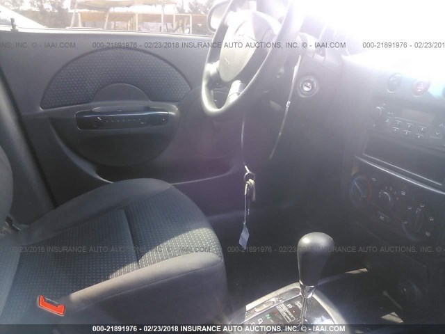 KL1TD56636B677865 - 2006 CHEVROLET AVEO LS SILVER photo 5