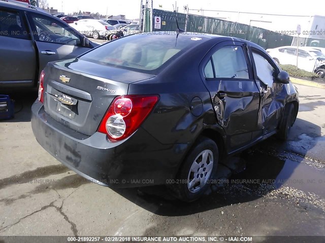 1G1JA5SG4E4144118 - 2014 CHEVROLET SONIC LS GRAY photo 4
