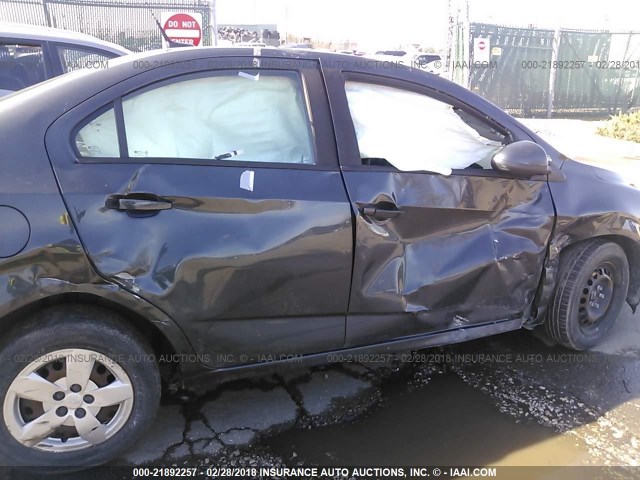 1G1JA5SG4E4144118 - 2014 CHEVROLET SONIC LS GRAY photo 6