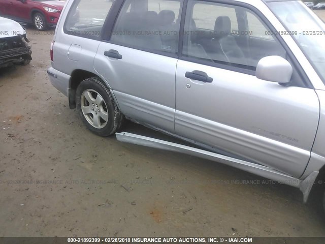 JF1SF656X2H732220 - 2002 SUBARU FORESTER S ნაცრისფერი ფოტო 6