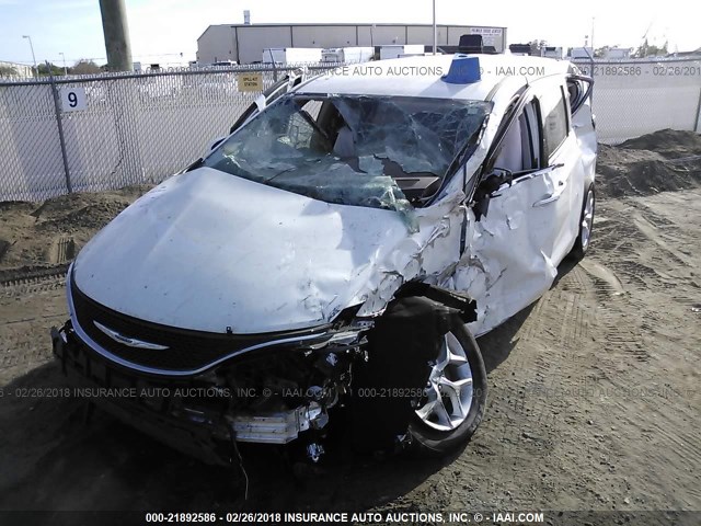 2C4RC1BG4HR817214 - 2017 CHRYSLER PACIFICA TOURING L WHITE photo 6