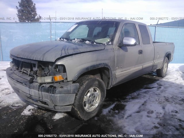 1GCEK19TX2E298470 - 2002 CHEVROLET SILVERADO K1500 SILVER photo 2