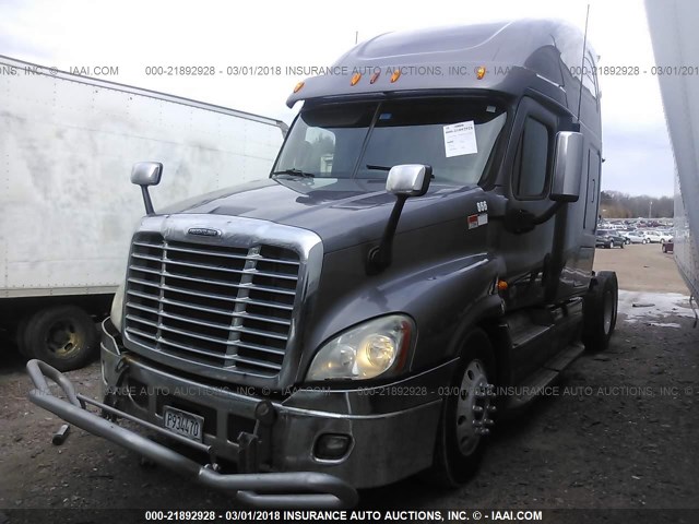 1FUJGLDR2BLBC0188 - 2011 FREIGHTLINER CASCADIA 125  GRAY photo 2