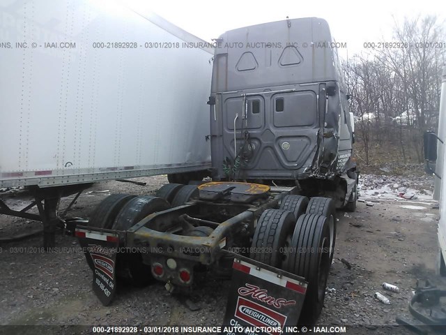 1FUJGLDR2BLBC0188 - 2011 FREIGHTLINER CASCADIA 125  GRAY photo 4