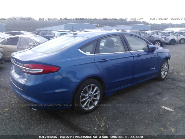 3FA6P0LU4HR357848 - 2017 FORD FUSION SE HYBRID BLUE photo 4