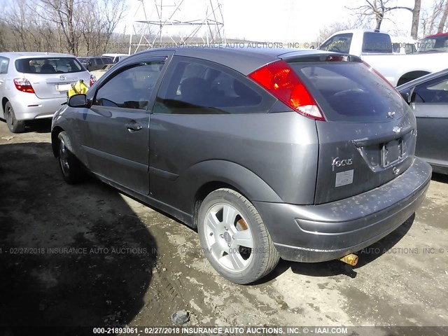 3FAFP31333R146127 - 2003 FORD FOCUS ZX3 GRAY photo 3