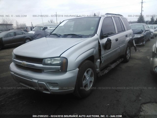 1GNDT13SX62227485 - 2006 CHEVROLET TRAILBLAZER LS/LT SILVER photo 2