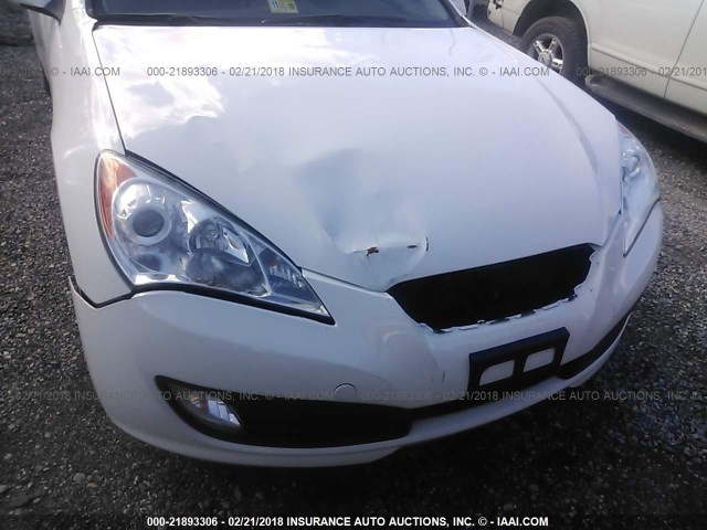 KMHHT6KD9BU046477 - 2011 HYUNDAI GENESIS COUPE 2.0T WHITE photo 6