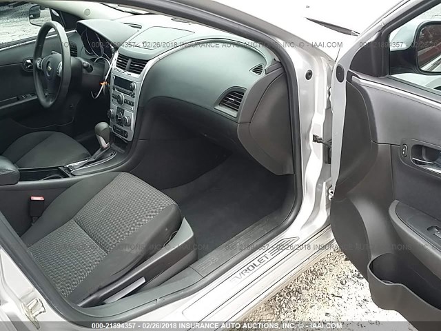 1G1ZC5EUXCF276624 - 2012 CHEVROLET MALIBU 1LT 银色 照片 5