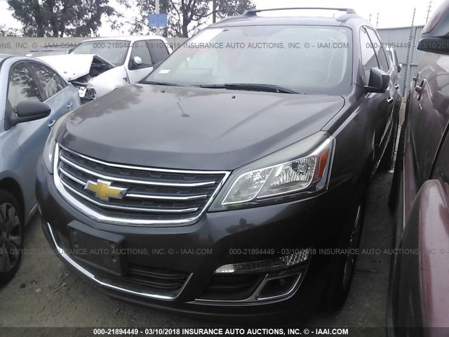 1GNKRGKD2FJ105978 - 2015 CHEVROLET TRAVERSE LT GRAY photo 2