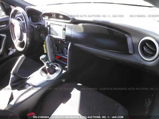 JF1ZNAA17D1732668 - 2013 TOYOTA SCION FR-S WHITE photo 5