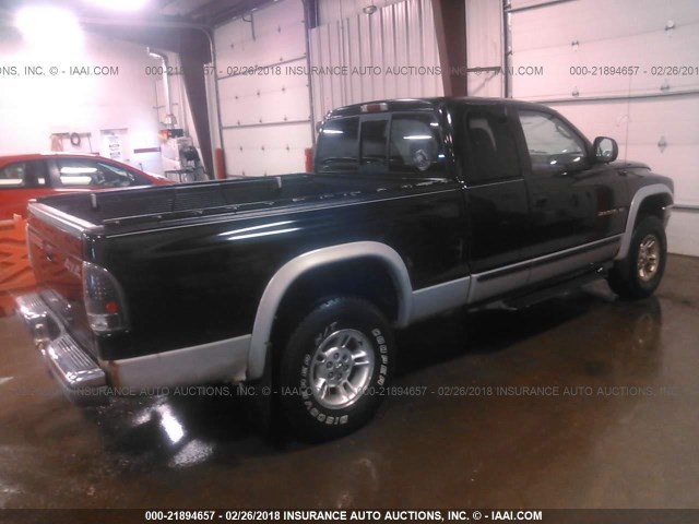 1B7GG22Y6XS117539 - 1999 DODGE DAKOTA BLACK photo 4