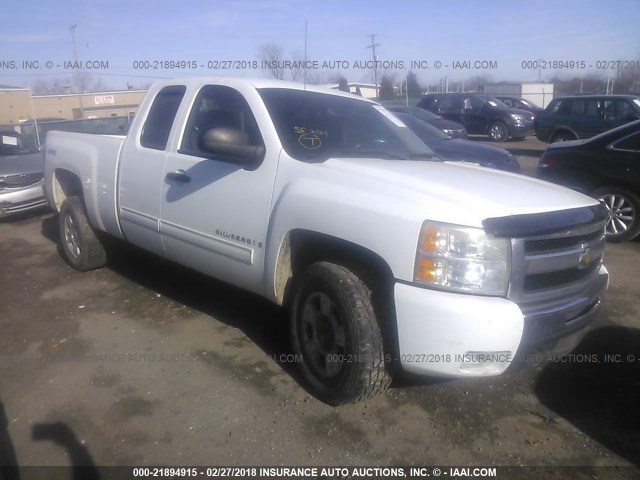 1GCEK29029Z100513 - 2009 CHEVROLET SILVERADO K1500 LT WHITE photo 1