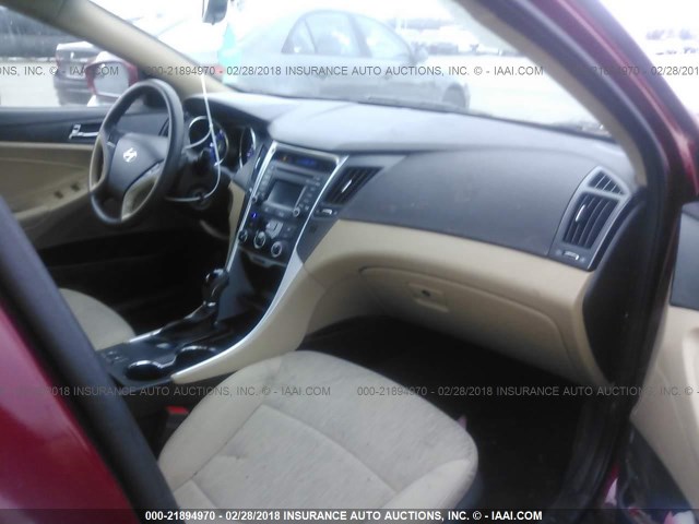 5NPEB4AC4EH938352 - 2014 HYUNDAI SONATA GLS RED photo 5