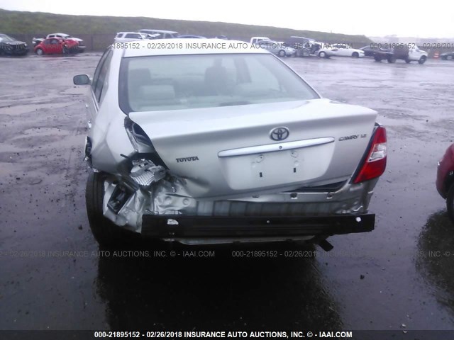 JTDBE32K220025950 - 2002 TOYOTA CAMRY LE/XLE/SE SILVER photo 6